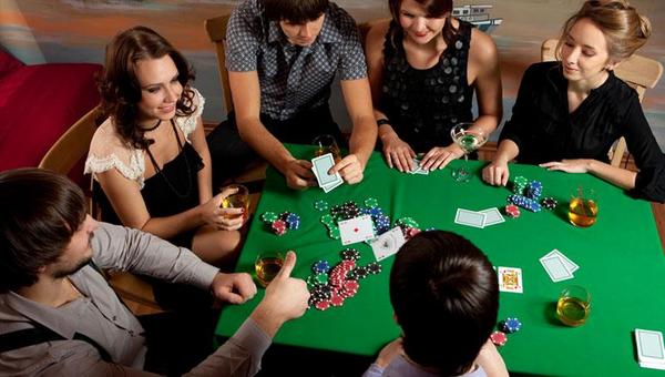 Casino Games at Casino Themed Party